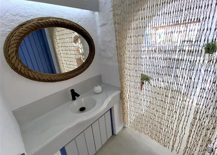 Ξενοδοχείο με διαμερίσματα Apsenti Couples Only 4*