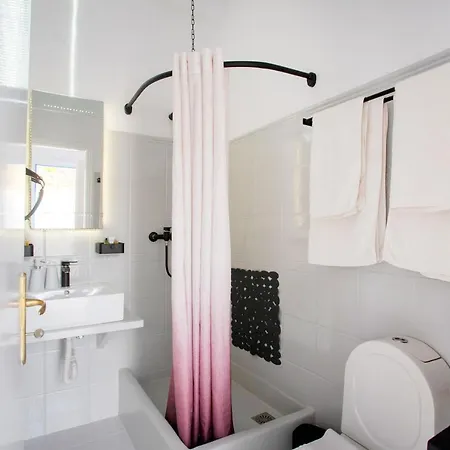 Apartmanhotel Apsenti Couples Only 4*