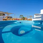 Ξενοδοχείο με διαμερίσματα Apsenti Couples Only 4*