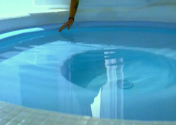 Apsenti Couples Only